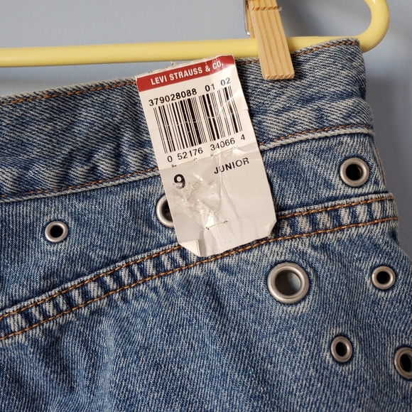 Y2K Levis eyelet shorts nwt - Picture 9 of 9